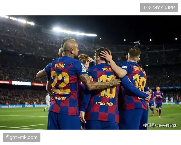 皇家社会更衣室氛围升级,球队士气高涨迎接新赛季挑战的积极趋势分析 皇家社会更衣室氛围升级,球队士气高涨迎接新赛季挑战的积极趋势分析