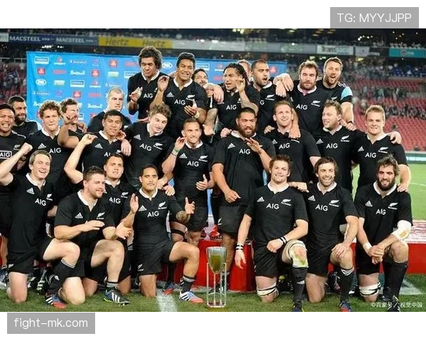 维尔茨 vs 克罗斯：中场组织核心的传承与战术差异